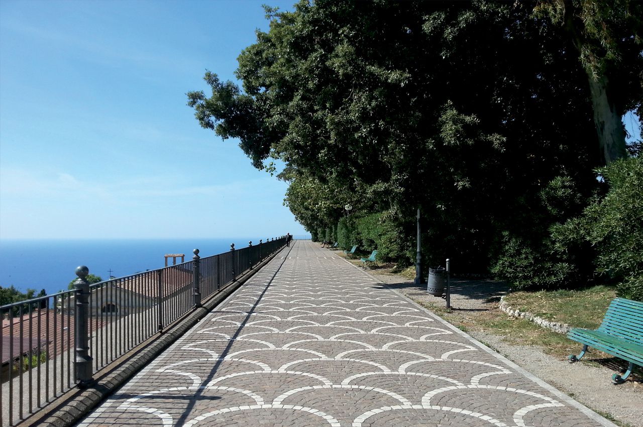 Palmi, scongiurato il suicidio di una 48enne