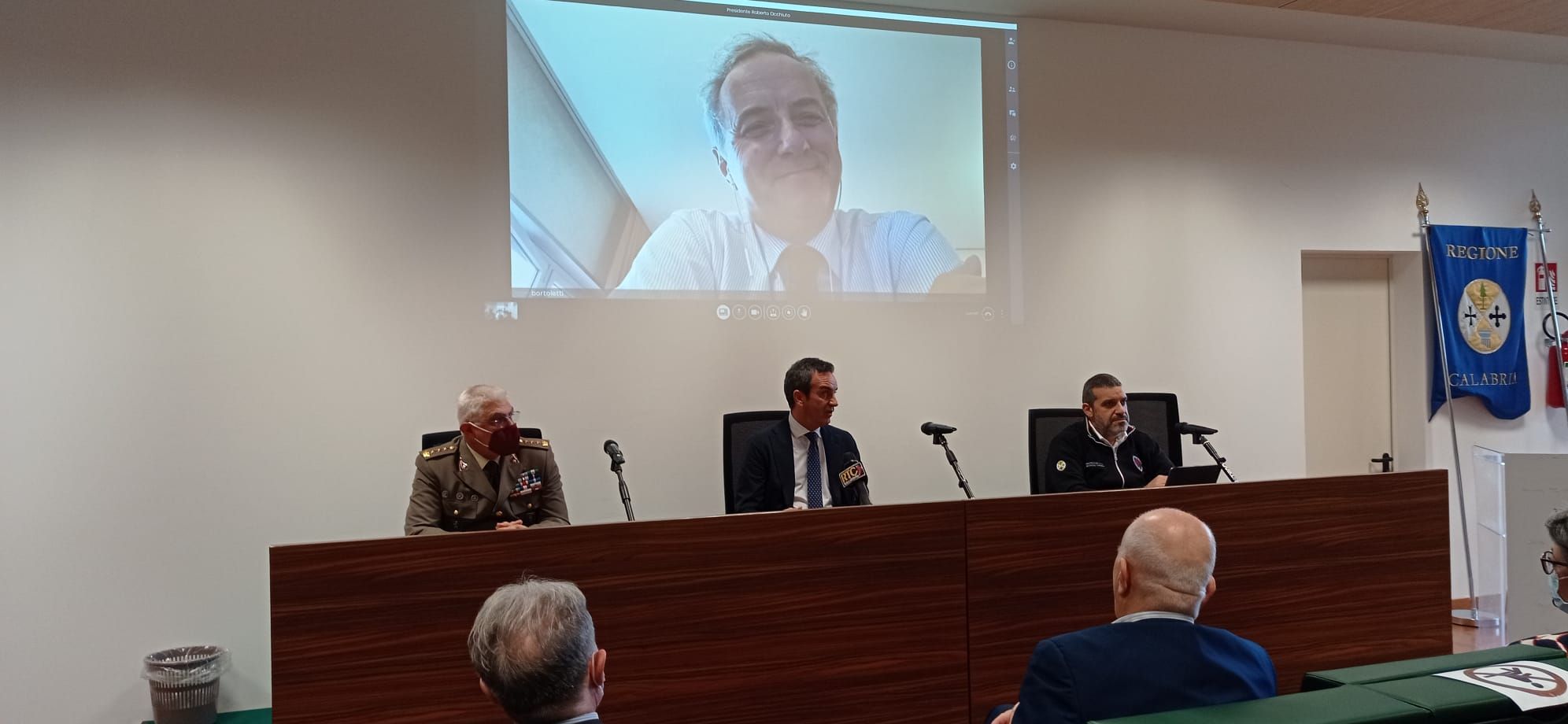 Occhiuto: «Accelerare sui vaccini, i commissari Asp saranno valutati su questo»