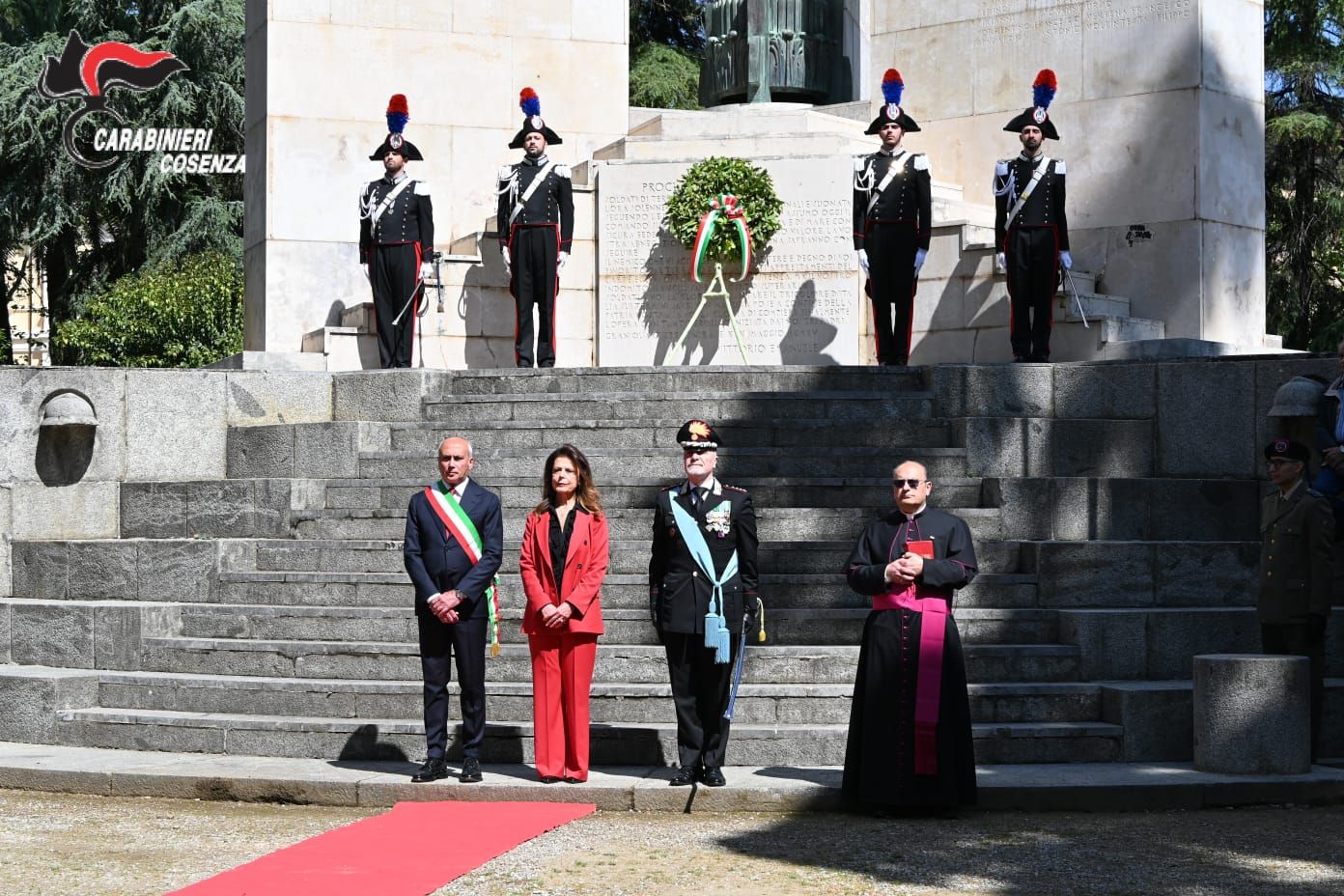 Cosenza, per il 25 Aprile una corona d’alloro al Monumento ai Caduti