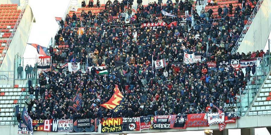 I tifosi del Cosenza: «Guarascio senza vergogna, tutto il popolo rossoblù diserti lo stadio “Marulla”»