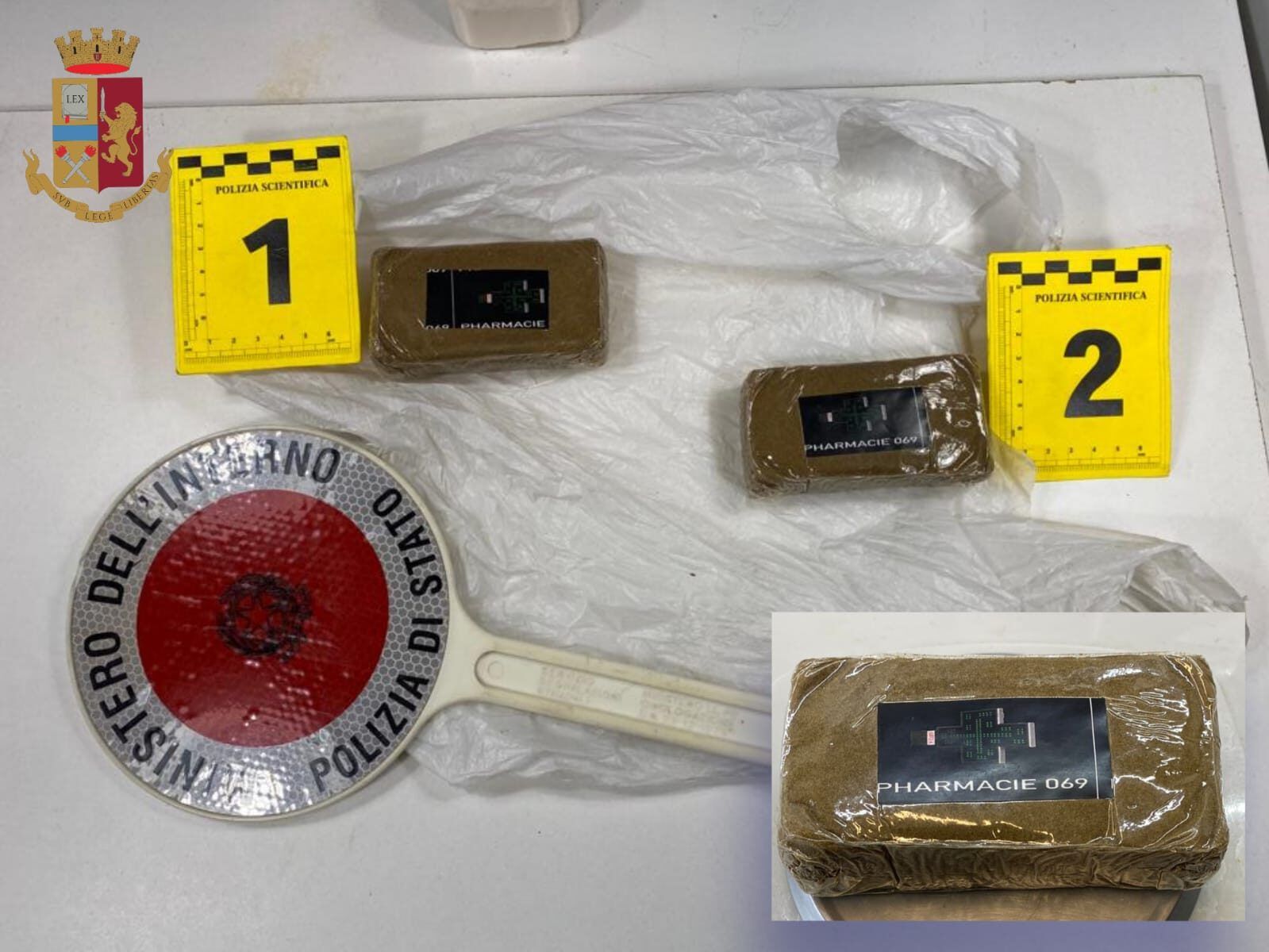 In auto con panetti di hashish, in manette pusher cosentino