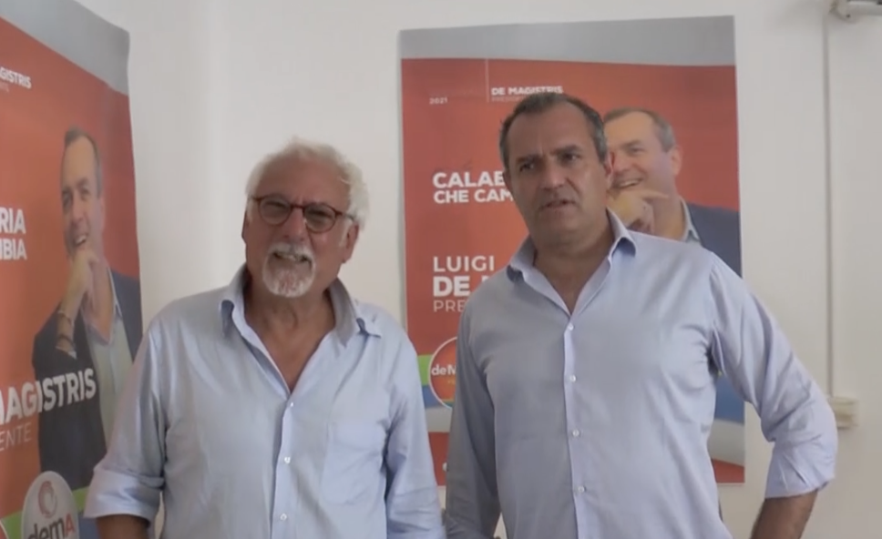 De Magistris: «Il vero scontro politico è tra me e Occhiuto. Al mio fianco otto liste»