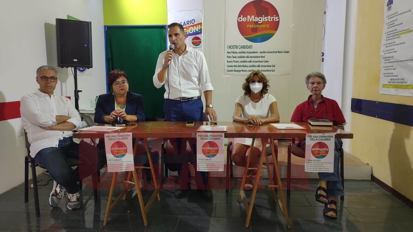 Dalla “primavera” alla «scelta epocale» come nel ’46. Ecco i candidati della lista “de Magistris Presidente”