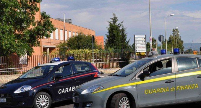 Rossano, due arresti per furto di capi d'abbigliamento