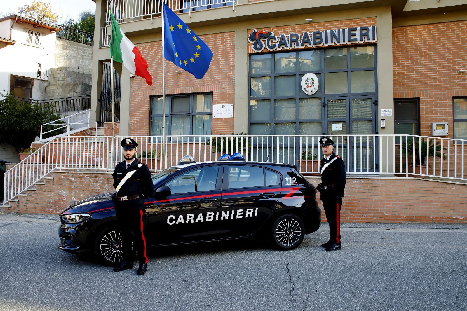 Luzzi, 16enne sorpreso a spacciare  droga: arrestato