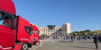 Autotrasportatori in protesta alla Cittadella. «I 15 milioni? Un segnale, ma sono pochi» – FOTO E VIDEO