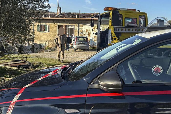 Spara alla moglie con un fucile: arrestato 38enne