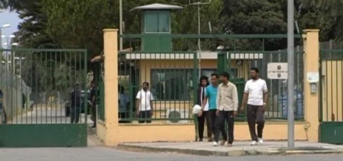 Crotone, protesta dei migranti ospiti al Sant’Anna