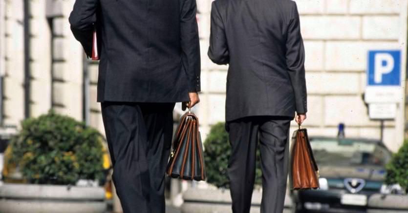 La politica spende (ancora) troppo per i portaborse