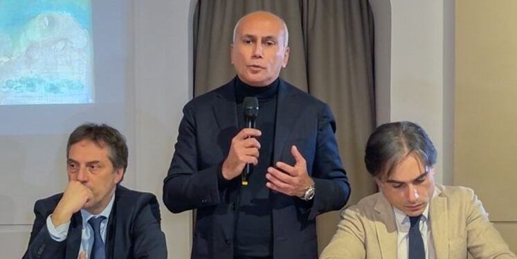 Il centrosinistra verso le Regionali: il “partito dei sindaci” e le sponde romane