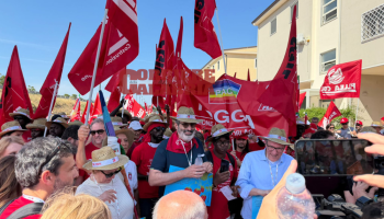 Strage di Amendolara, Landini guida il corteo: «Basta ipocrisie, fermare il sistema del caporalato» – VIDEO