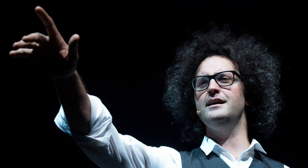 Cristicchi racconta la visita in «un ex manicomio in Calabria»