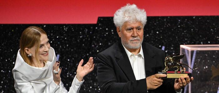 Almodovar: «Le persone devono essere libere di vivere e morire»