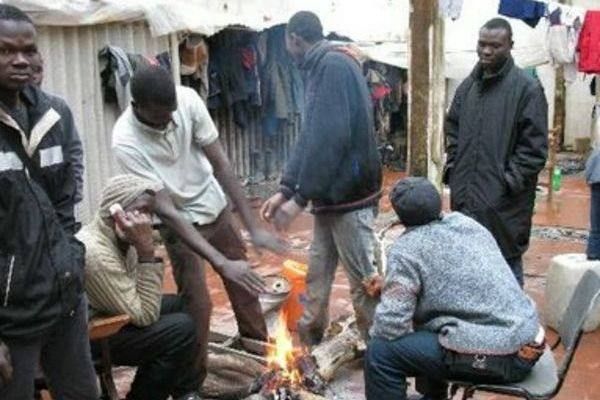 La fiaccolata per i migranti della Piana