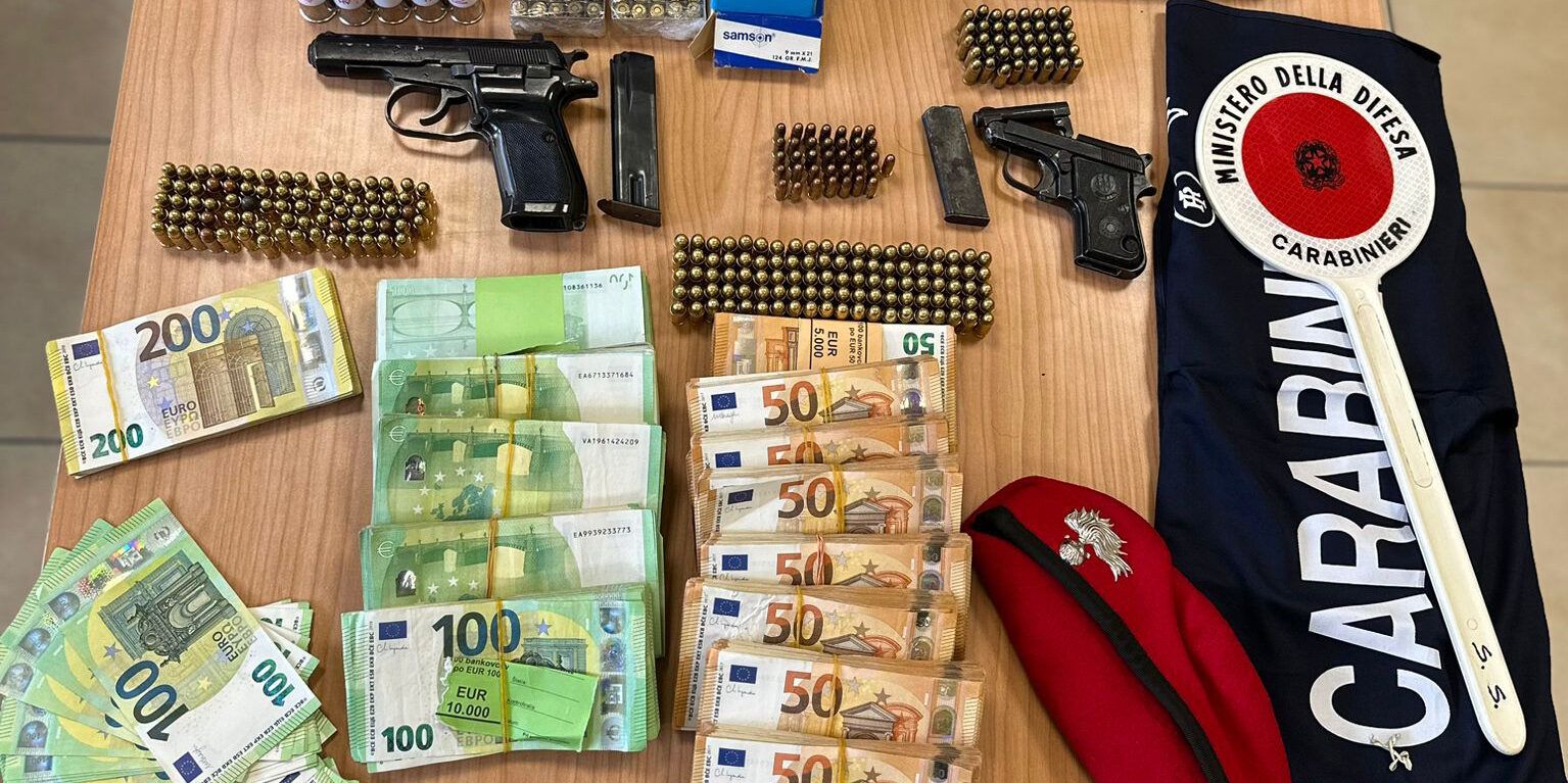 Gioia Tauro, pubblica su Facebook le foto dei fucili: arrestato un 50enne