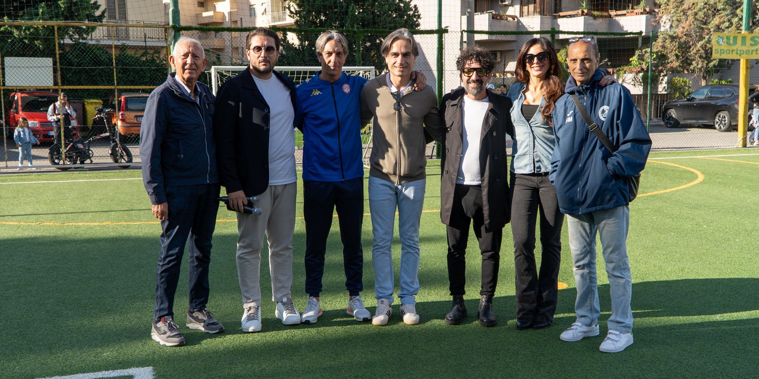 Un calcio alla criminalità: in centinaia al Centro Reggio Junior dopo l’attentato