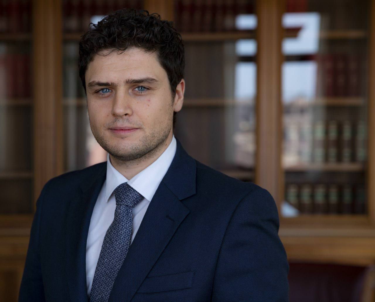 “Vitalizi”, il 5 stelle Melicchio diffida la Regione: «Stop alla legge»