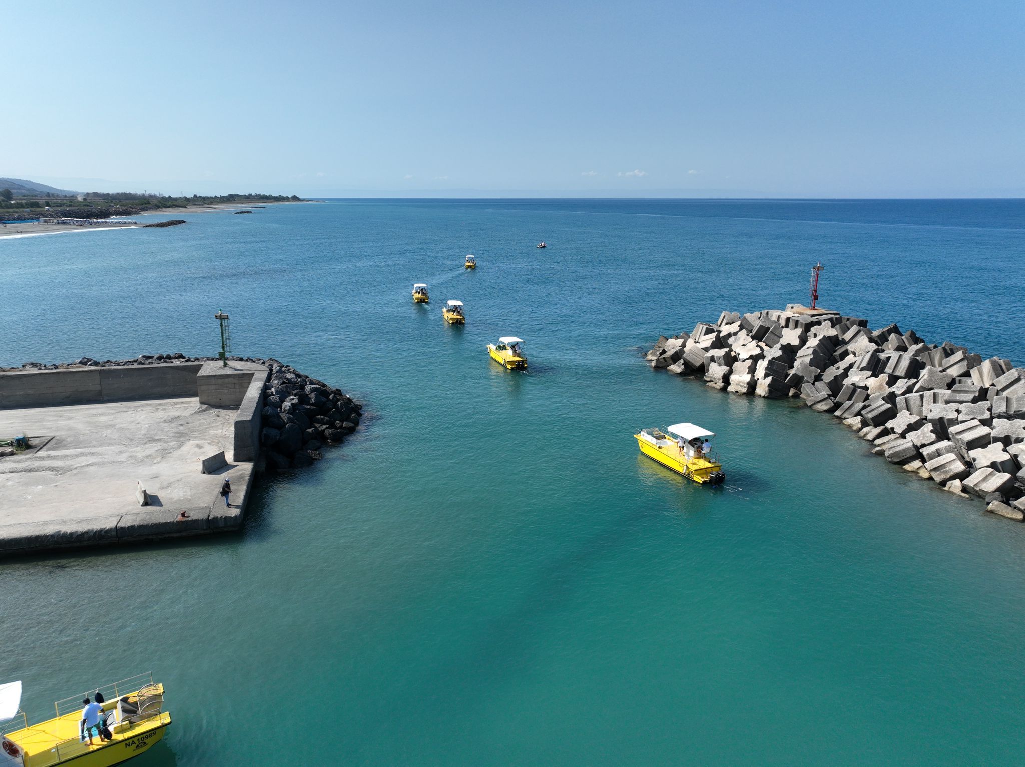 La Regione Calabria attiva i battelli “pulisci mare” – FOTO E VIDEO