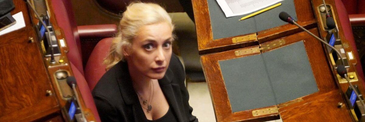 Marta Fascina ritorna in Parlamento, vota la fiducia sul dl Caivano