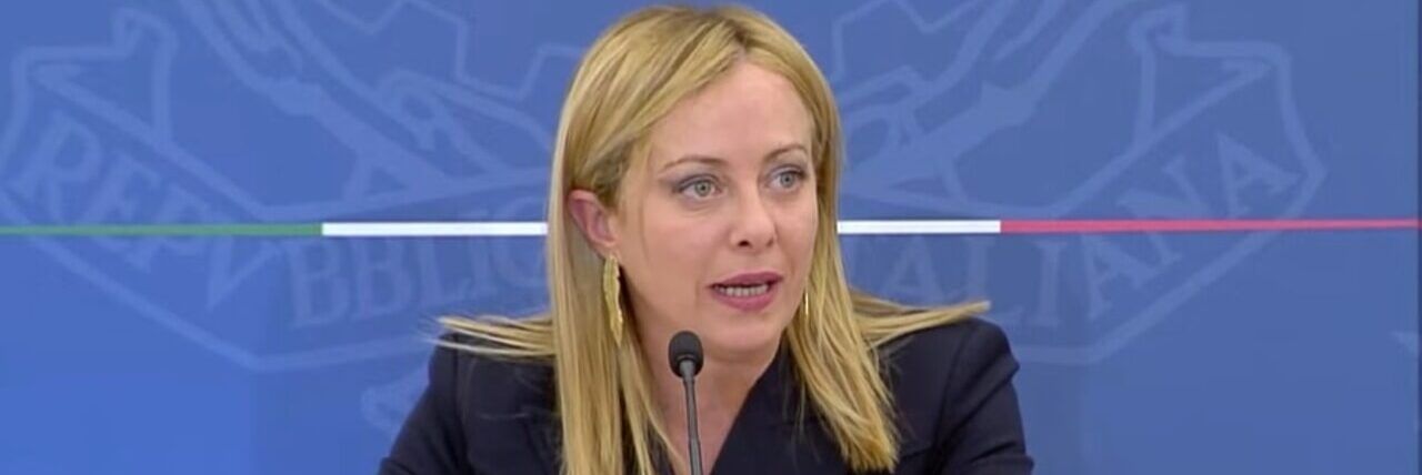 Meloni e i migranti: «Bizzarra la scelta dei medici, non erano naufraghi»