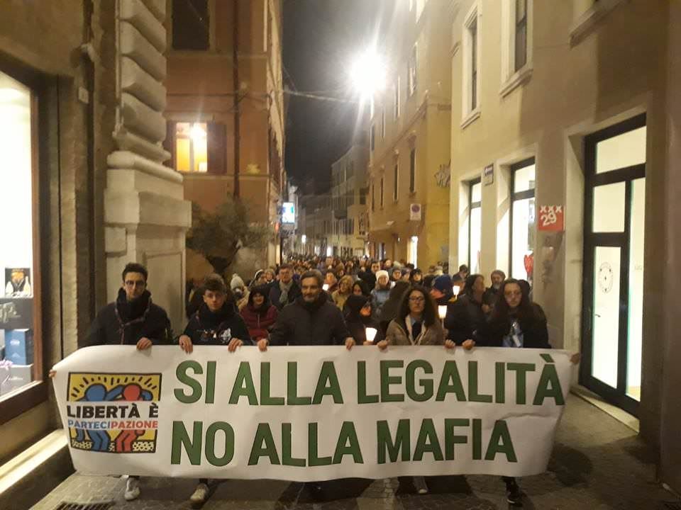 Pesaro in piazza contro la 'ndrangheta dopo l’omicidio di Natale