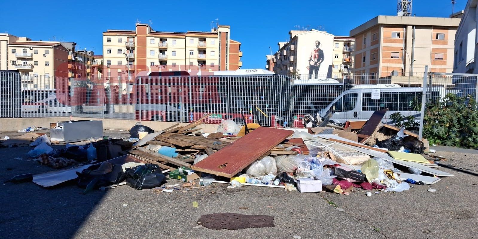 Rifiuti fuori controllo a Reggio Calabria