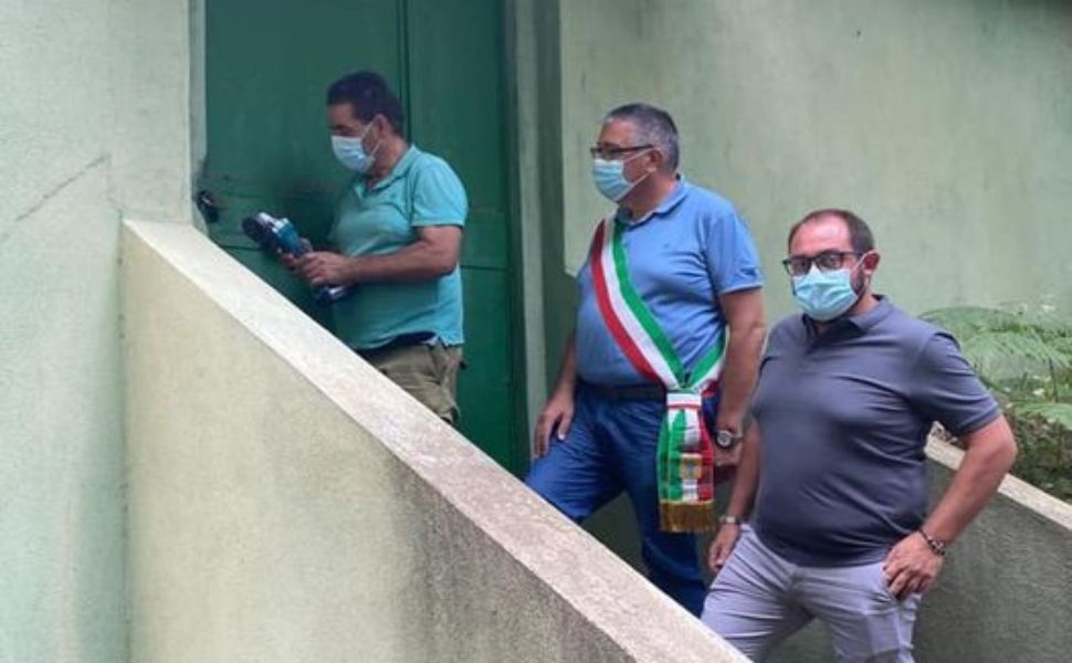 Manomissione alla rete idrica, indagato il sindaco di Cotronei