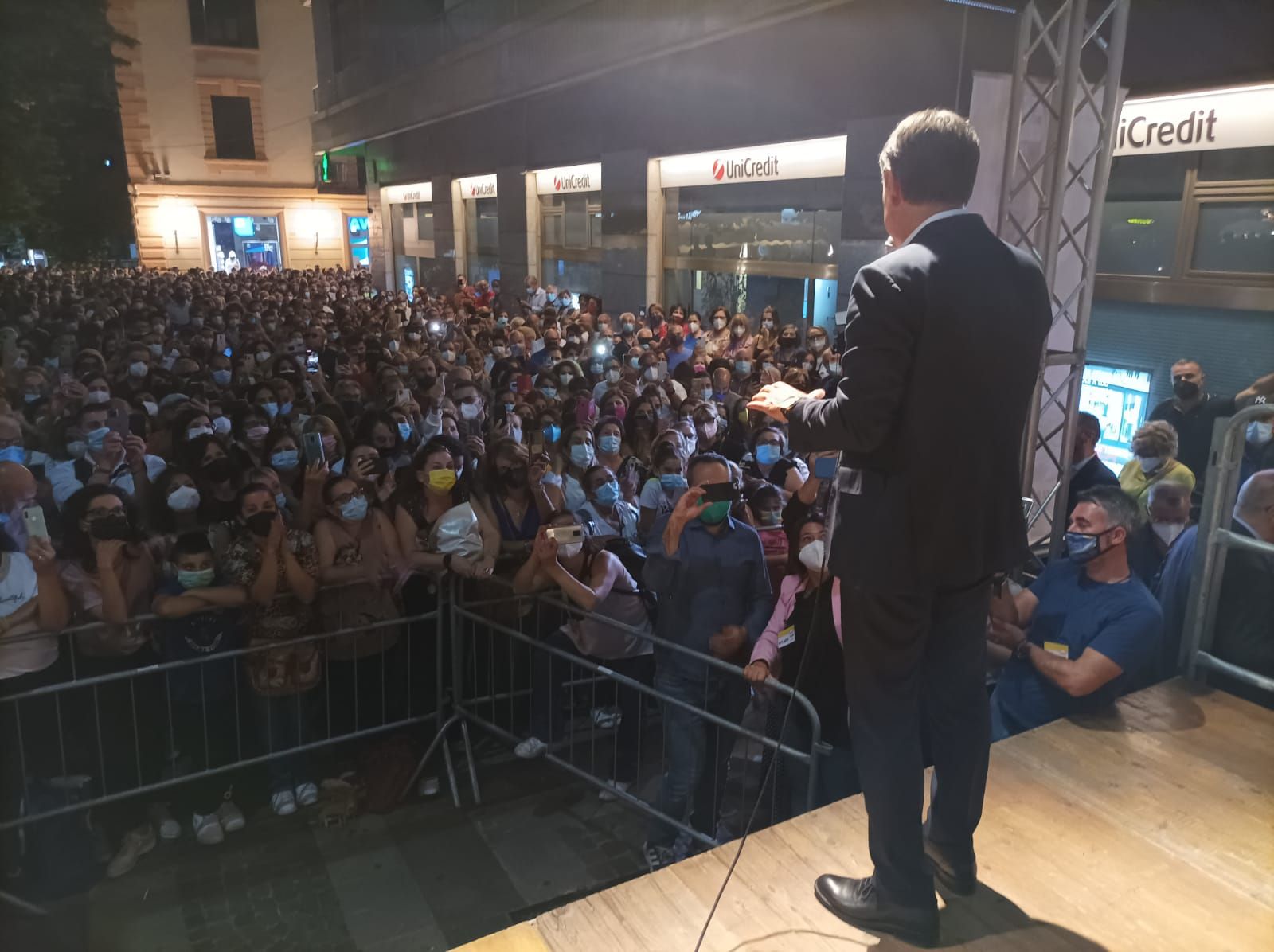 Conte a Cosenza ricorda Rodotà e lancia Bianca Rende: «Ho messo la firma» – VIDEO