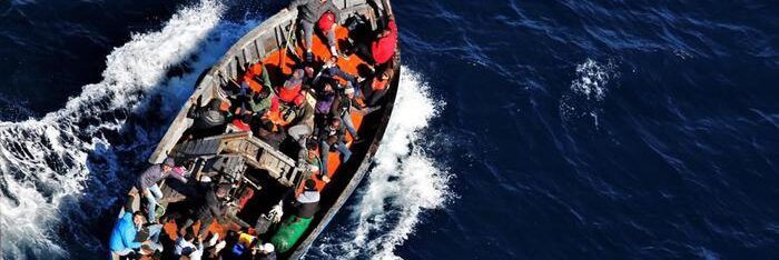 Dieci morti durante la traversata, fermati due sospetti scafisti