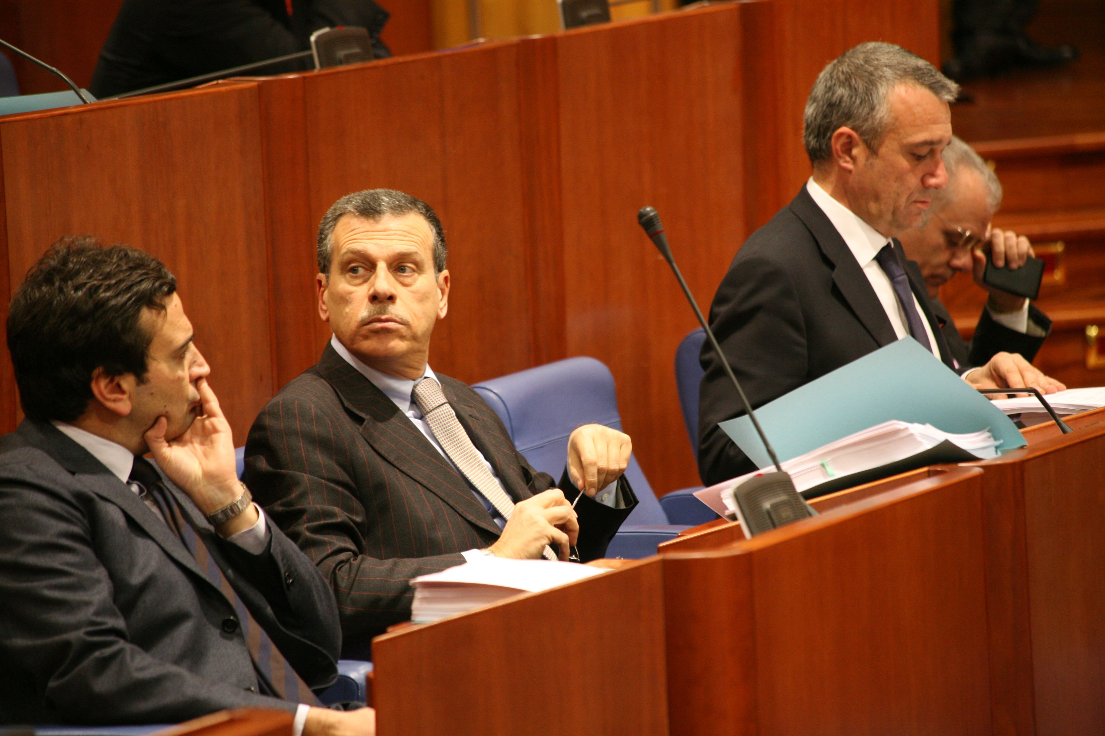 Salerno e Orsomarso si autosospendono da Ncd