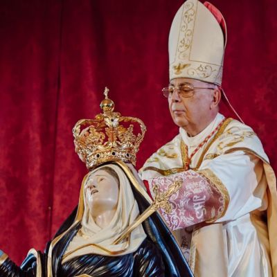 Ciminà celebra la Madonna Addolorata, la nuova Corona porta la firma del maestro Michele Affidato