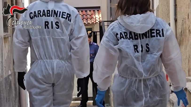 Indiano trovato morto in un lenzuolo nel Reggino: gli indagati sono due