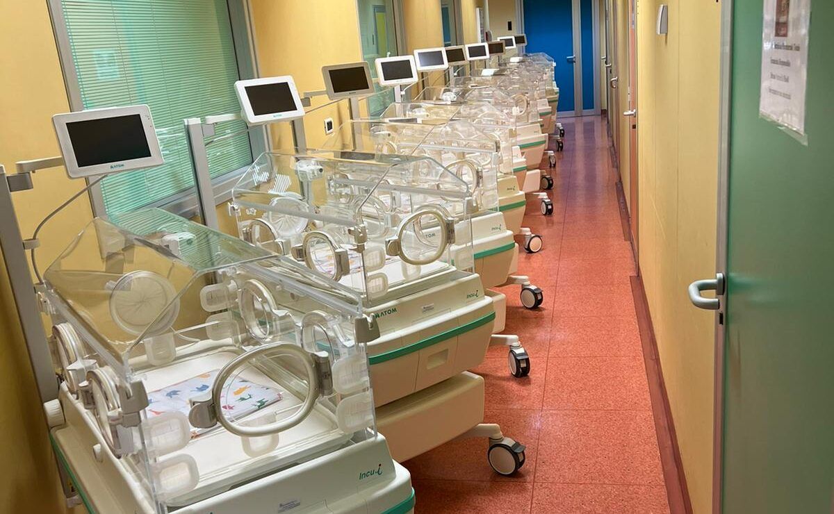 Neonatologia, dieci nuove termoculle all’ospedale di Cosenza