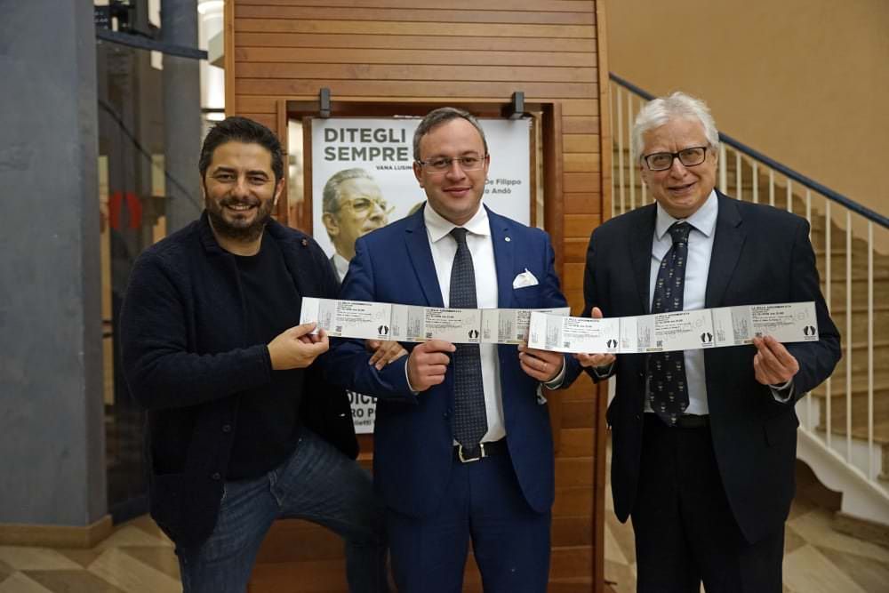Catena di solidarietà con il "biglietto sospeso" del Politeama