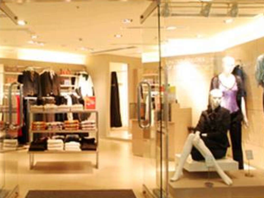 In Calabria meno vetrine aperte