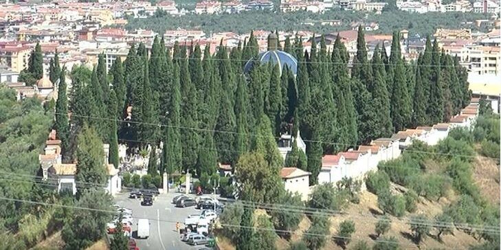 Pratiche cimiteriali, lettera recapitata al sindaco Stasi. «Fatti da verificare»