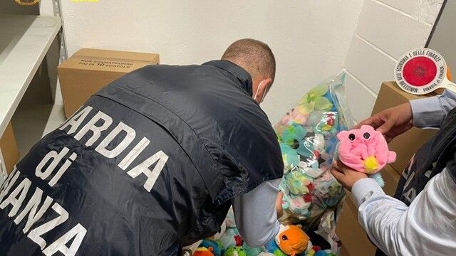 Giocattoli contraffatti, scatta l’operazione internazionale “Ludus”