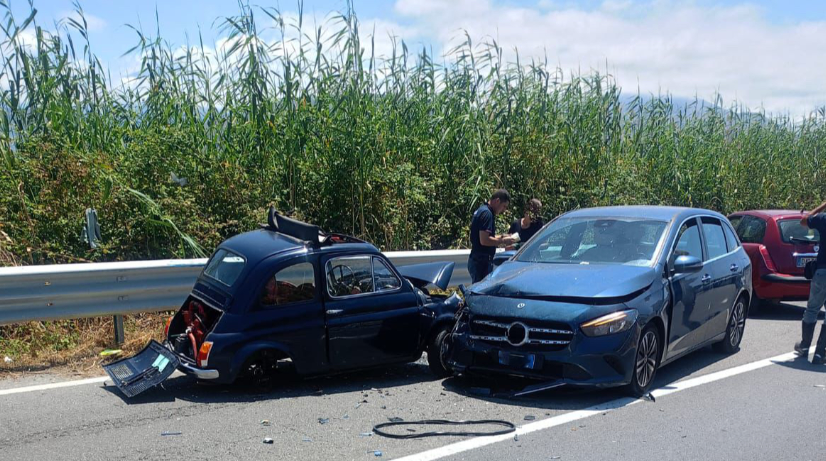 Scontro frontale sulla SS18, un morto a Scalea