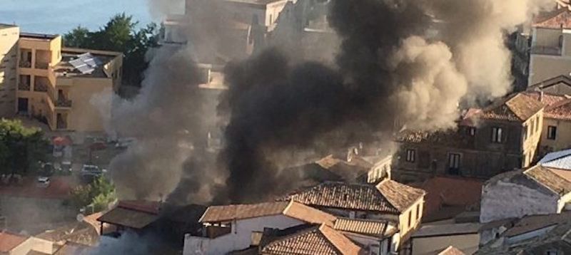 Esplode una bombola di gas, ferita una donna a Pizzo