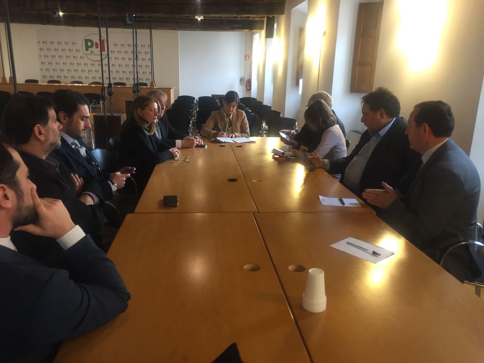 Aeroporti, sì al gestore unico dal vertice romano del Pd