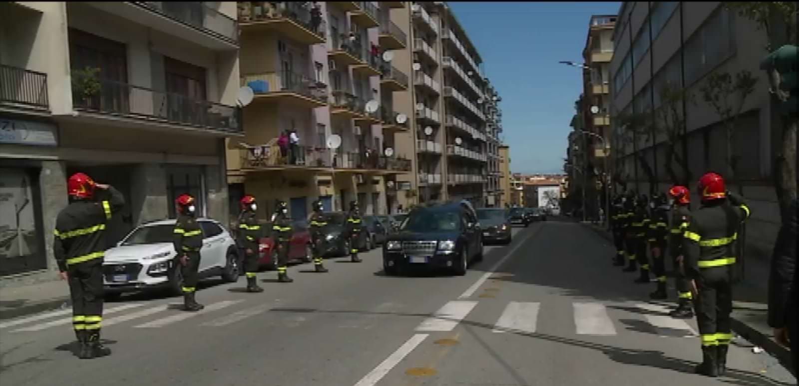 I Vigili del Fuoco suonano l'ultima sirena per Bonaventura Ferri -VIDEO
