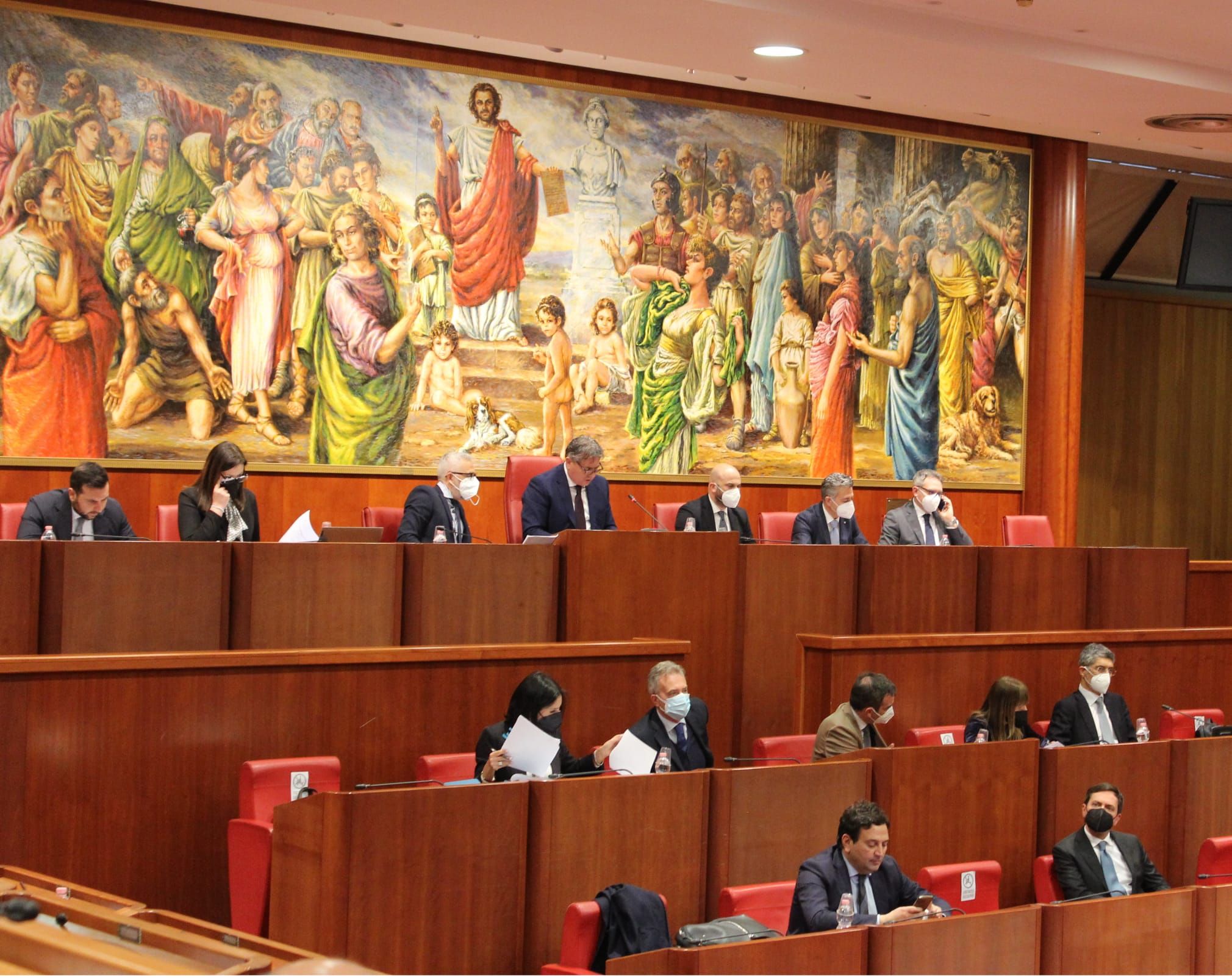 Corsia preferenziale per la legge che moltiplica le poltrone firmata centrodestra: sarà in Consiglio regionale già lunedì