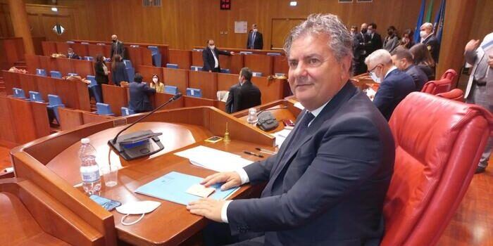 Ricandidatura Occhiuto, il centrodestra contro Bruni. Il Pd: «Siete nervosi»