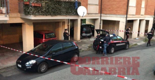 Donna morta a Cosenza, richiesti accertamenti sul cellulare e sui tabulati telefonici della vittima