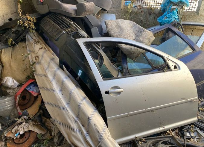 Lamezia, sequestrata officina meccanica abusiva