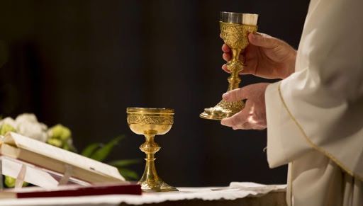 «Torniamo nelle chiese. Ma con prudenza»