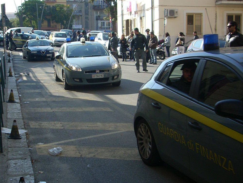 Spazzolini contraffatti sequestrati al porto