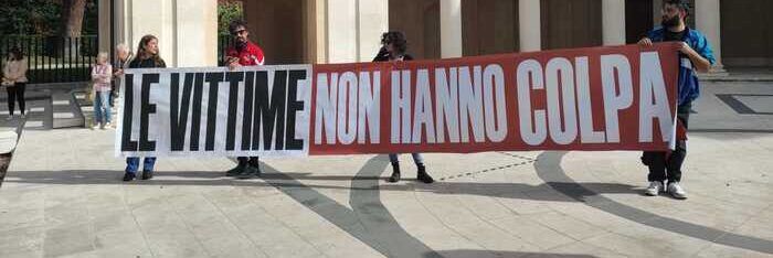 Sisma de L’Aquila, in corso il sit-in. «Questa sentenza è un abominio»