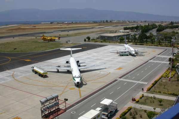 «Perché il sistema aeroportuale calabrese non decolla?»