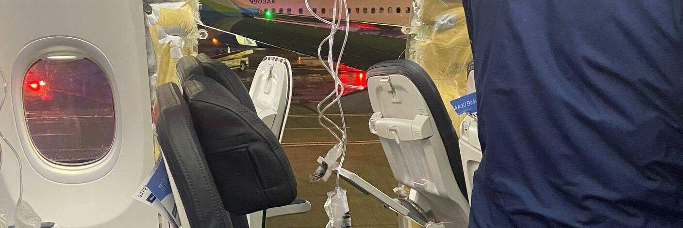 Scoppia un portellone, Alaska Airlines ferma tutti i Boeing 737-9